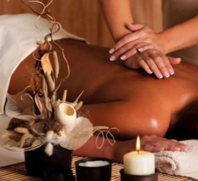 SEXY MASSAGGIATRICE EROTICA - +39 3508370592 - immagine 2 di 9