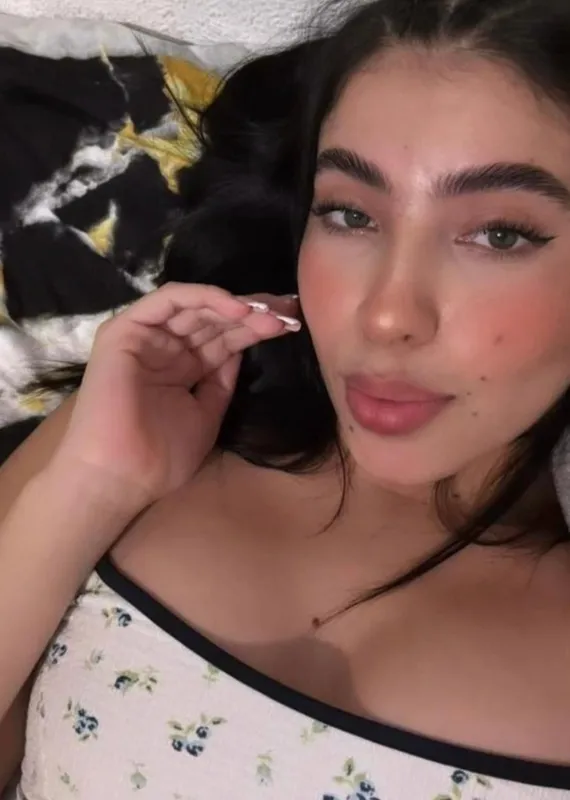 Camila MONTEBLANCO - +34 642658218 - immagine 2 di 7