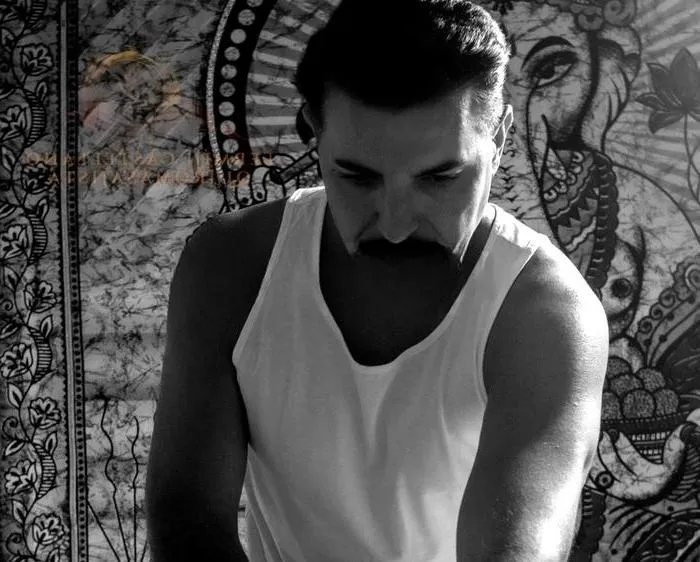 Manos de Madrid - +34 630652277 - immagine 2 di 4