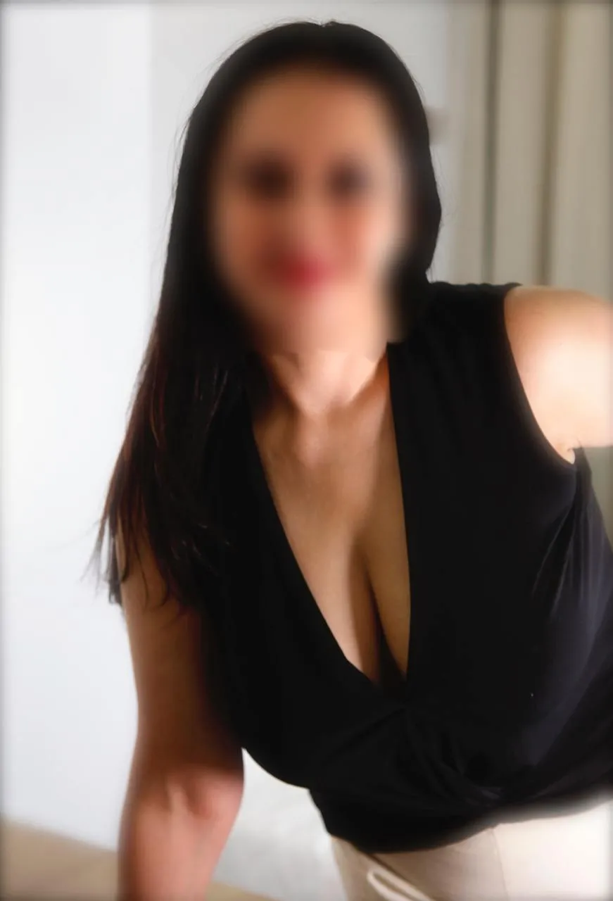 🌿 SARA – MASSAGGI OLISTICI A DOMICILIO 🌿 - +39 3476458001 - immagine 3 di 10