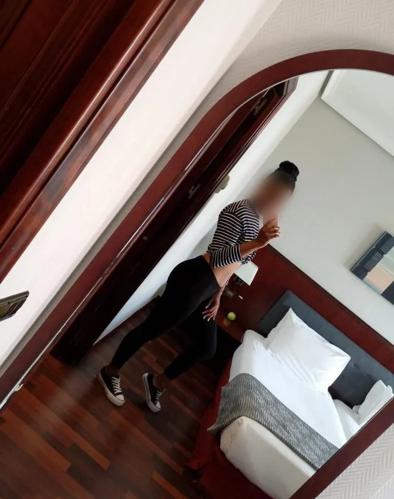 Masajes Independiente Laura - +34 604127629 - copertina